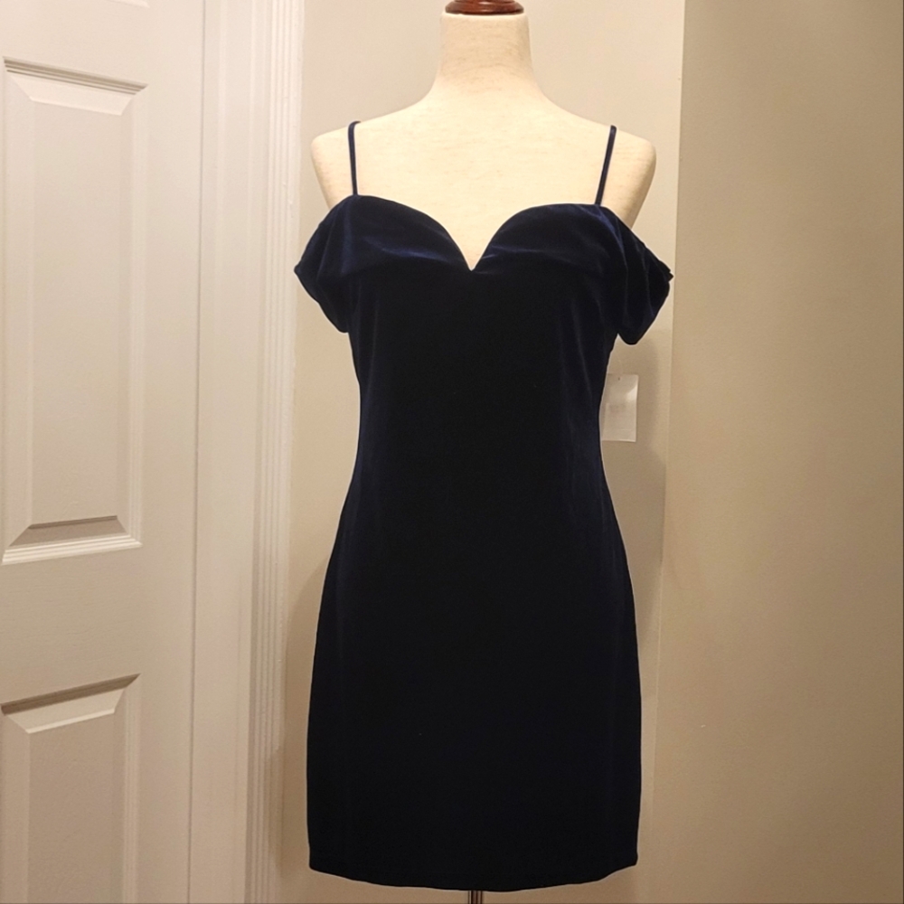 Cold Shoulder Navy Blue Velvet Dress